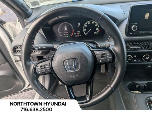 Used 2023 Honda HR-V Sport image 5
