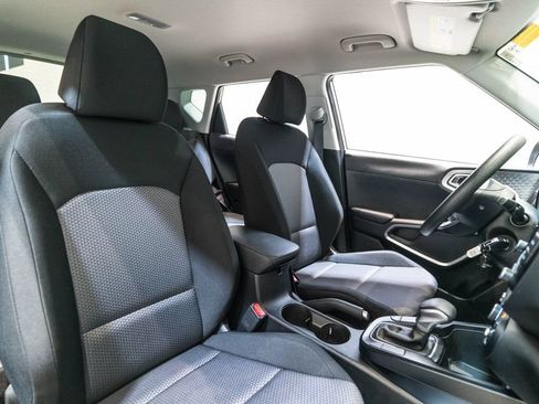 Used 2025 Kia Soul LX FWD image 15