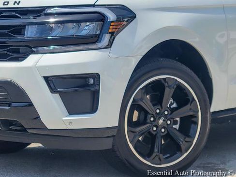Certified 2023 Ford Expedition Limited AWD/4WD image 4
