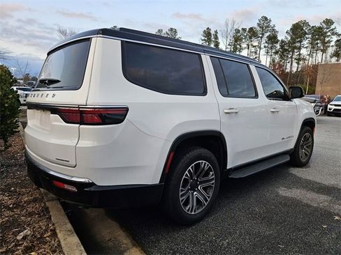 Used 2024 Jeep Wagoneer Series II image 4