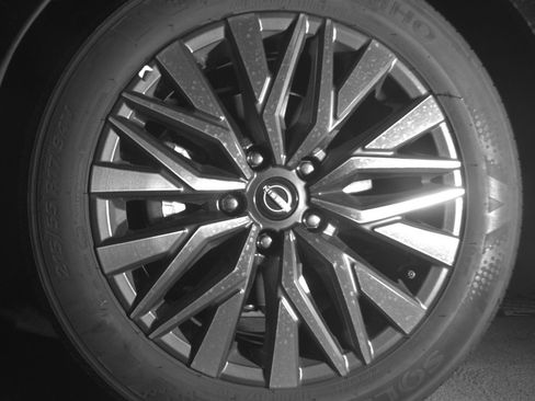 Used 2025 Nissan Altima 2.5 SV FWD image 12