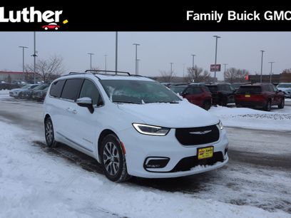 Used 2023 Chrysler Pacifica Pinnacle