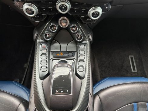 Used 2019 Aston Martin V8 Vantage Coupe RWD image 5