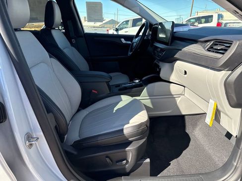 New 2026 Ford Escape SE w/ PHEV Premium Package FWD image 19
