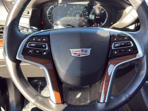 Used 2017 Cadillac Escalade ESV Luxury image 21