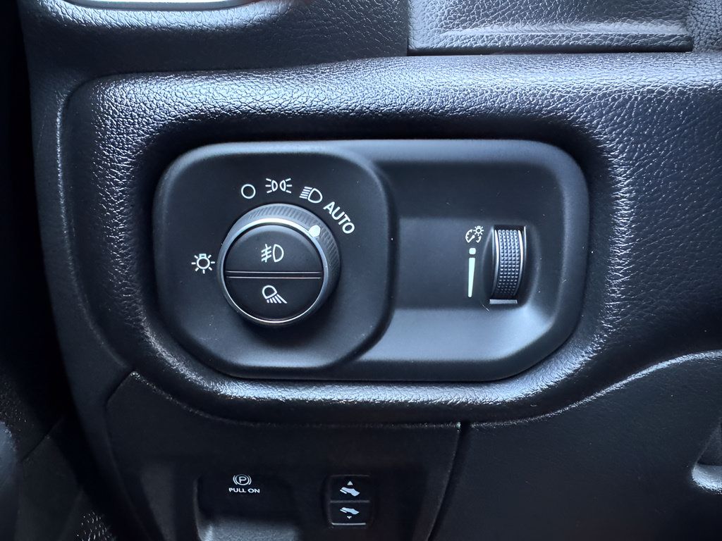 Used 2022 RAM 1500 Big Horn AWD/4WD image 34