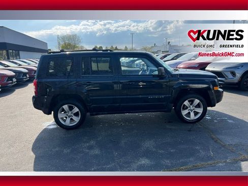 Used 2011 Jeep Patriot Latitude AWD/4WD image 4