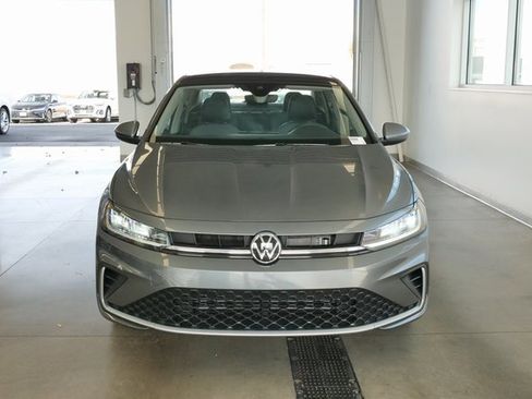 New 2026 Volkswagen Jetta SE image 2
