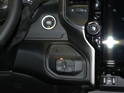 New 2026 RAM 2500 Big Horn AWD/4WD image 14