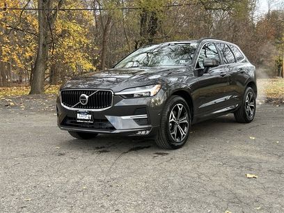 Certified 2022 Volvo XC60 B5 Momentum w/ Advanced Package