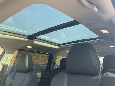 New 2025 Subaru Ascent Limited w/ Popular Package #1 image 10