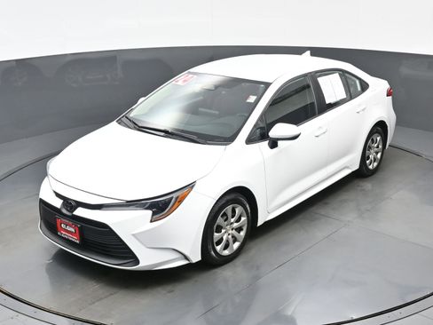 Used 2024 Toyota Corolla LE FWD image 34