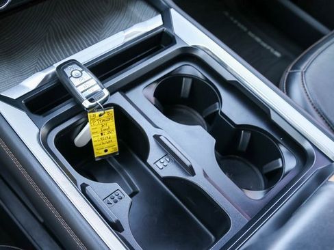 Used 2024 Ford F250 Platinum w/ FX4 Off-Road Package image 28