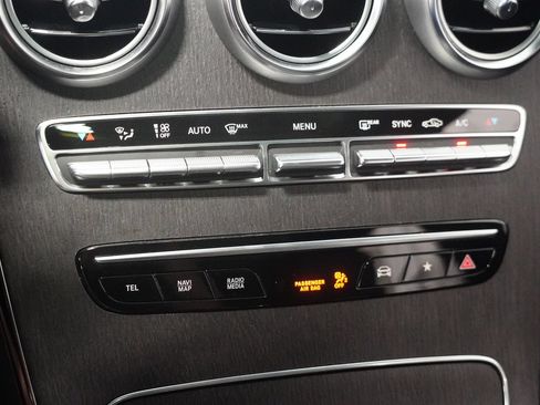 Used 2022 Mercedes-Benz GLC 300 4MATIC image 25
