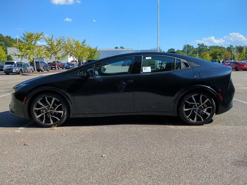 Used 2026 Toyota Prius Plug-In Hybrid w/ Limited Premium Package FWD image 7