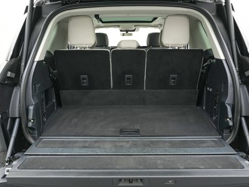 Used 2025 Lincoln Navigator Reserve AWD/4WD image 32
