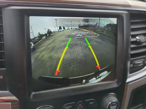 Used 2018 RAM 1500 Laramie w/ Convenience Group AWD/4WD image 19