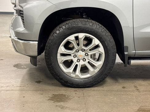 Used 2025 Chevrolet Silverado 1500 LTZ AWD/4WD image 11