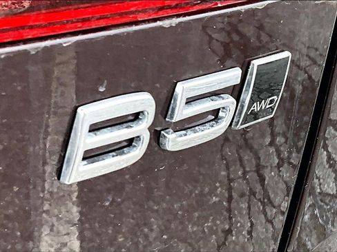 New 2026 Volvo XC60 B5 Core w/ Protection Package Premier image 9