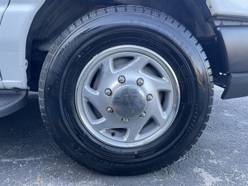 Used 2012 Ford E-350 and Econoline 350 XL w/ PWR Windows & Locks Group image 32