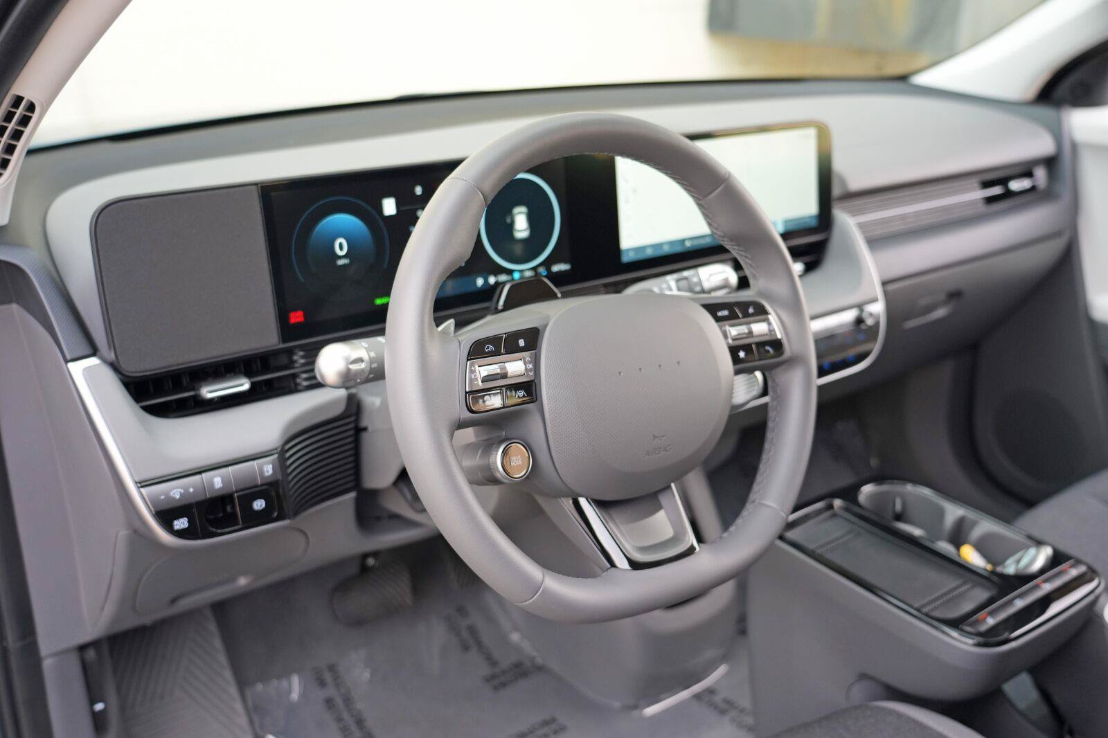 Used 2025 Hyundai Ioniq 5 SE RWD image 13