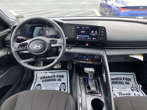 Certified 2025 Hyundai Elantra Sport w/ Cargo Package image 10