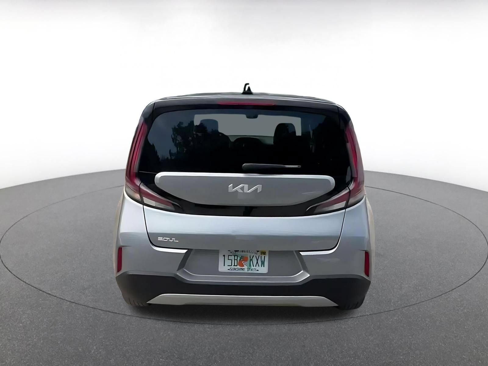 Used 2025 Kia Soul LX w/ LX Technology Package FWD image 10