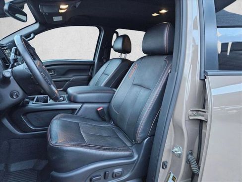 Used 2022 Nissan Titan PRO-4X w/ Pro-4x Convenience Package AWD/4WD image 12