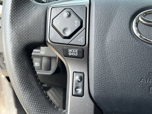 Used 2018 Toyota Tacoma TRD Sport w/ Technology Package image 20