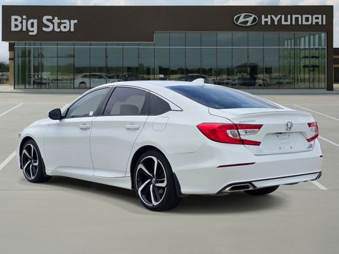 Used 2018 Honda Accord Sport image 3