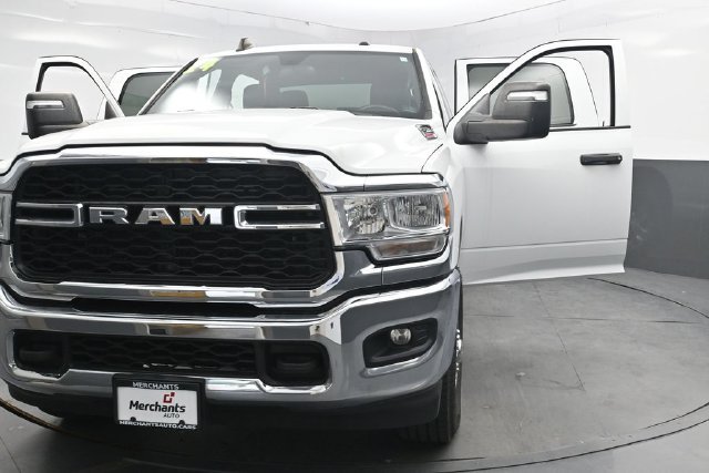Used 2024 RAM 2500 Tradesman w/ Chrome Appearance Group AWD/4WD image 40