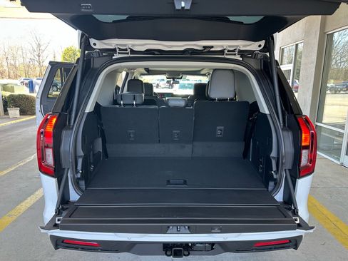 New 2026 Ford Expedition Active image 28