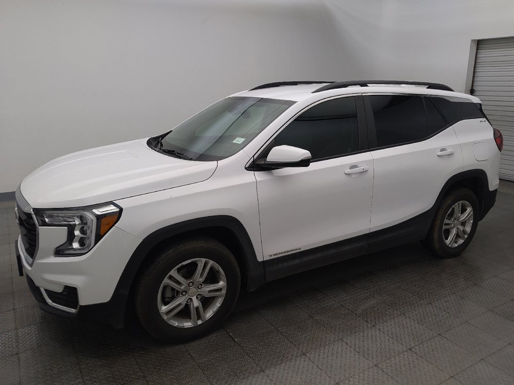 Used 2023 GMC Terrain SLE w/ Driver Convenience Package AWD/4WD image 2