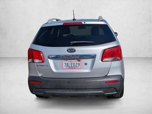 Used 2013 Kia Sorento LX FWD image 7