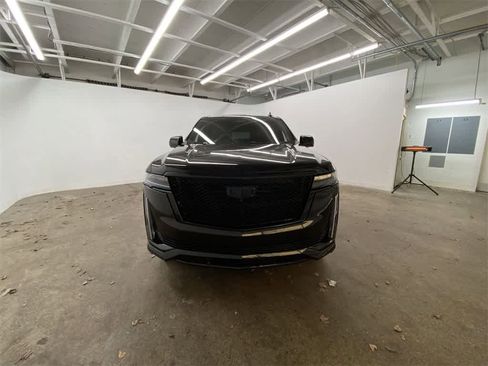 Certified 2024 Cadillac Escalade Sport image 9