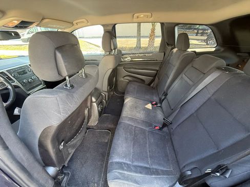 Used 2012 Jeep Grand Cherokee Laredo AWD/4WD image 9