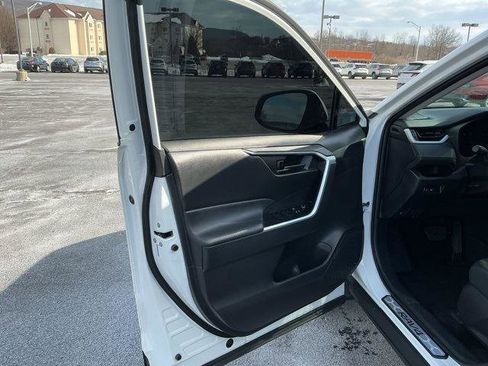 Used 2024 Toyota RAV4 LE image 9