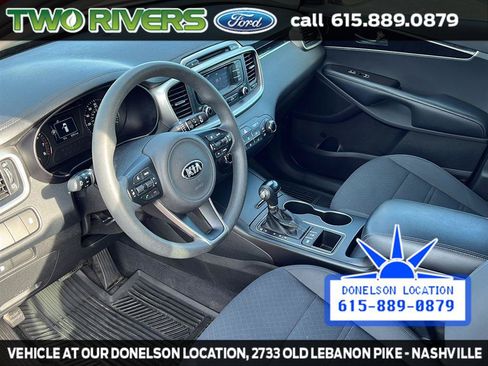 Used 2017 Kia Sorento AWD image 16