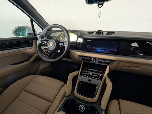 New 2026 Porsche Cayenne AWD/4WD image 22