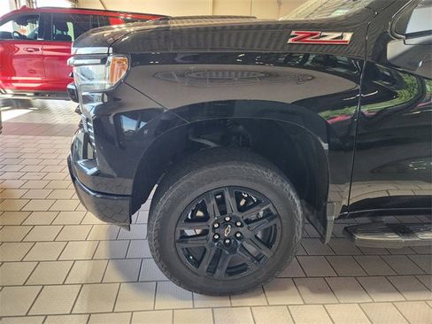 Used 2024 Chevrolet Silverado 1500 LT Trail Boss w/ Convenience Package II AWD/4WD image 7