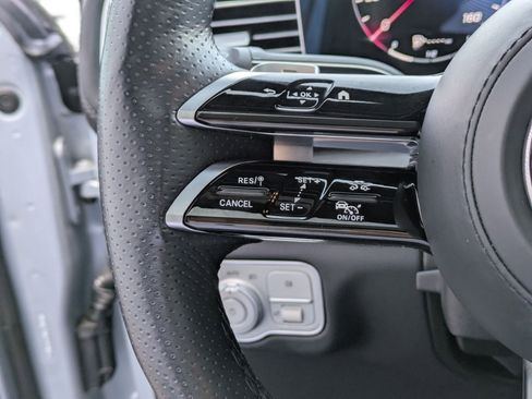 Used 2025 Mercedes-Benz GLS 450 4MATIC image 18