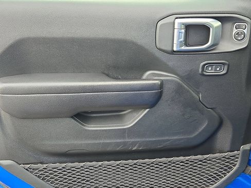 Used 2021 Jeep Wrangler Unlimited Rubicon w/ Xtreme Recon 35" Tire Package image 10