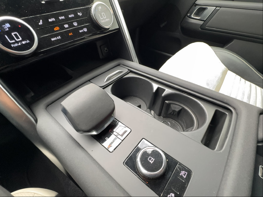 Used 2023 Land Rover Discovery HSE R-Dynamic AWD/4WD image 49