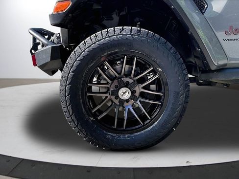 Used 2023 Jeep Wrangler Unlimited Rubicon w/ LED Lighting Group AWD/4WD image 32