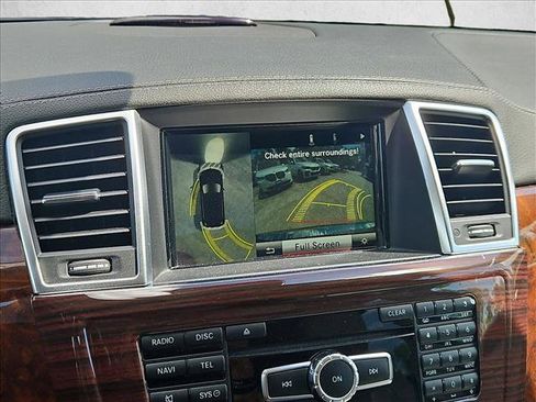 Used 2015 Mercedes-Benz GL 550 4MATIC image 14