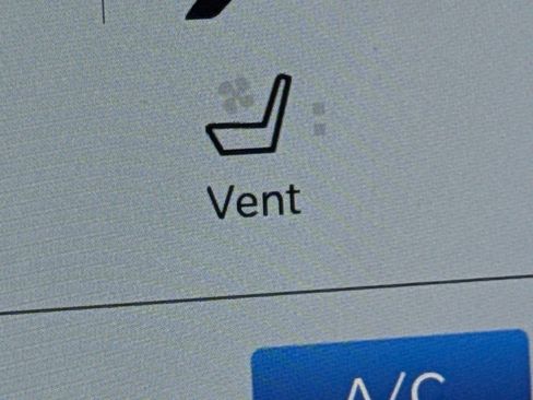 Used 2024 Chrysler Pacifica Limited w/ S Appearance Package image 47