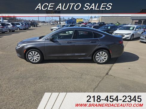 Used 2015 Chrysler 200 LX image 5