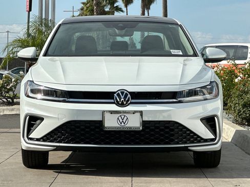 New 2026 Volkswagen Jetta SE FWD image 3