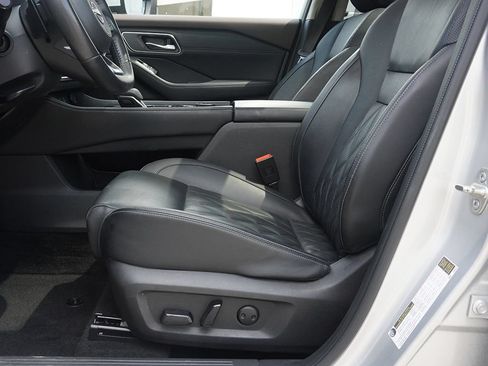 Used 2023 Nissan Rogue Platinum w/ Platinum Premium Package AWD/4WD image 32
