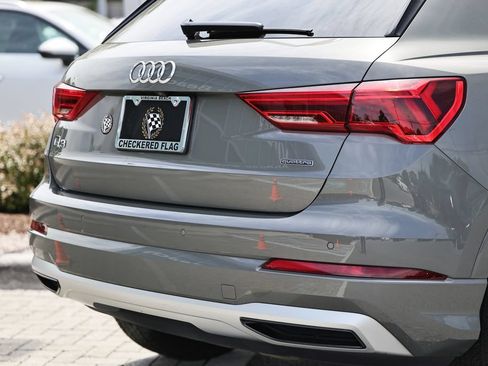 Used 2021 Audi Q3 2.0T Premium w/ Convenience Package AWD/4WD image 9